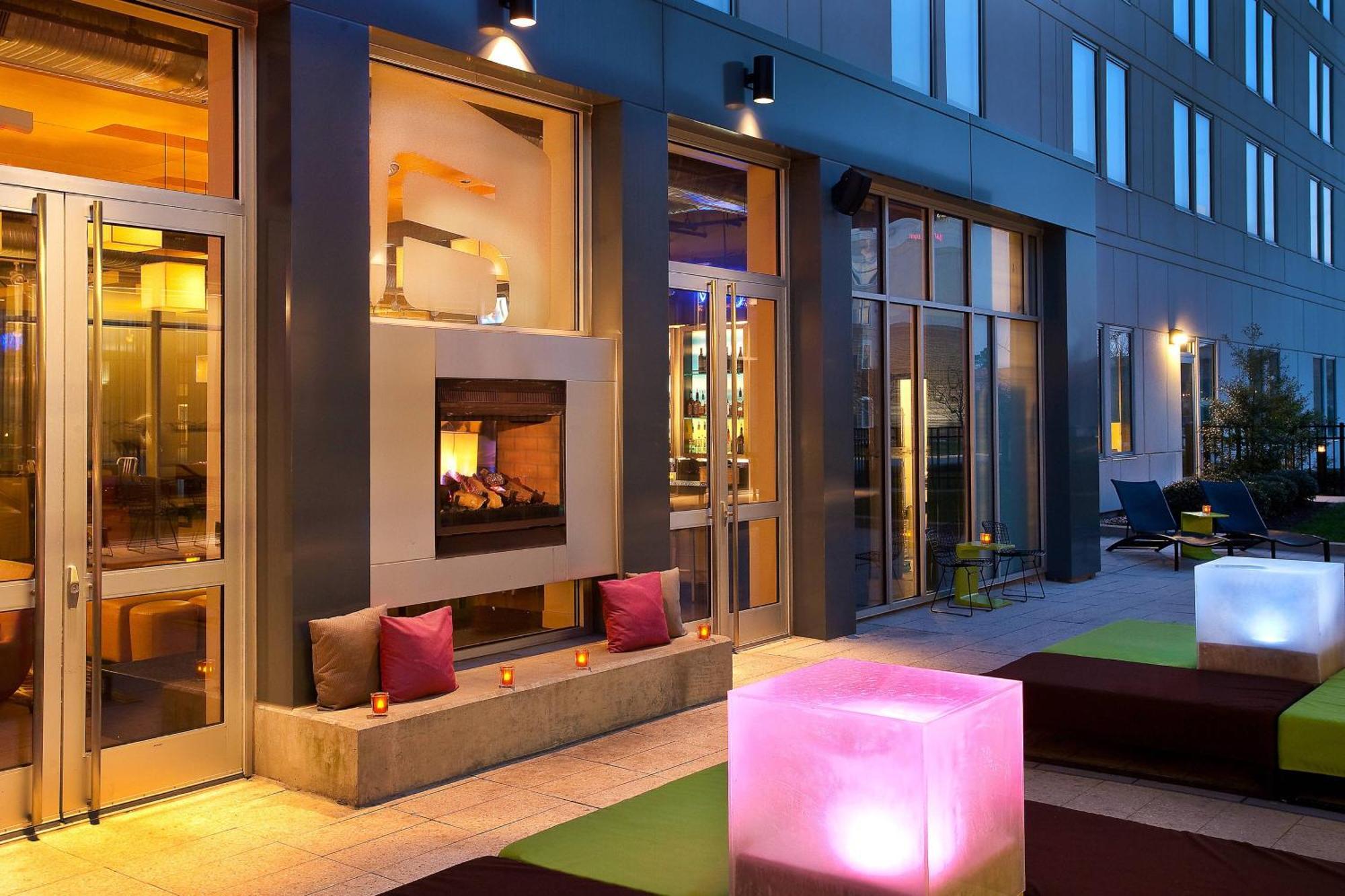 Aloft Chesapeake Hotel Exterior foto